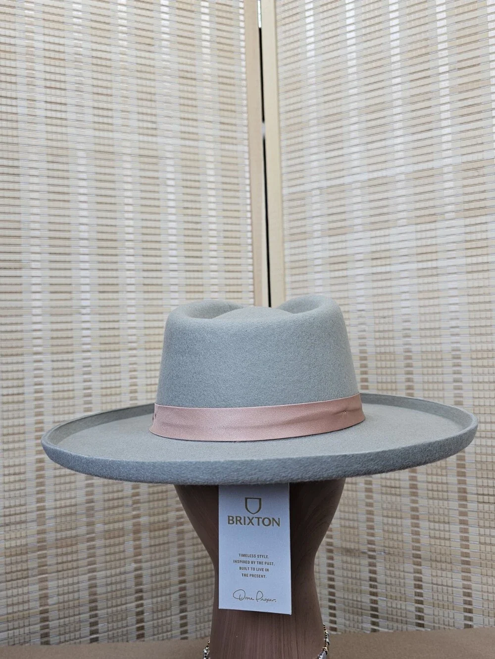 Brixton Victoria Felt Fedora Wool Timberwolf Rose Gold Satin Size S NWT